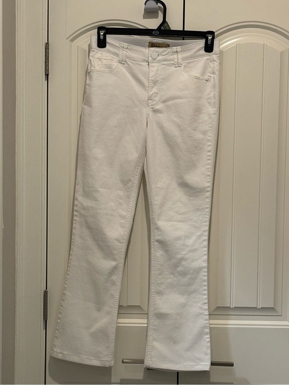 Democracy Ab solution Women's White straight leg mid rise Jeans